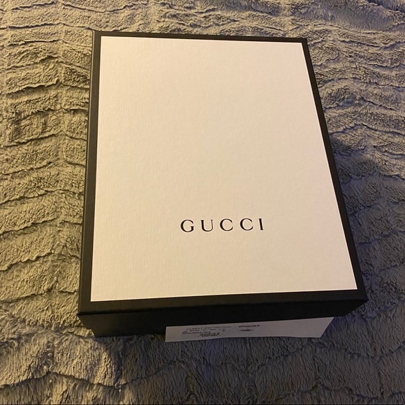 Women’s Rython Gucci logo leather sneaker - Picture 11 of 11